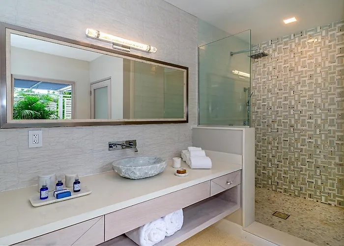 Exquisite Buttonwood Reef 6bdr
