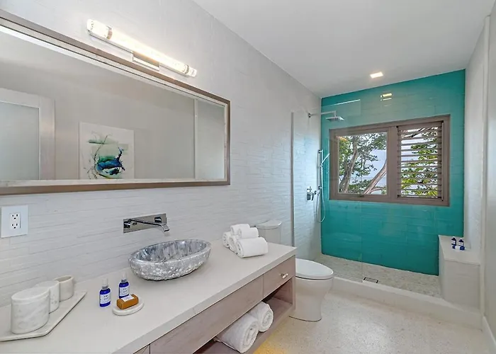 Exquisite Buttonwood Reef 6bdr